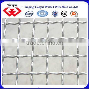 Wrapped edge crimped wire mesh