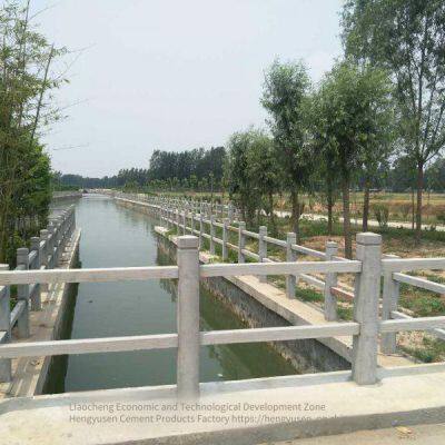 Имитация деревянных ограждений, формы для имитации деревянных перил в речной ландшафтной зоне, индивидуальная установка