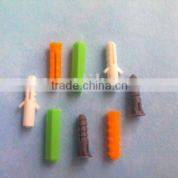 A222 Plastic screw or anchoring with green