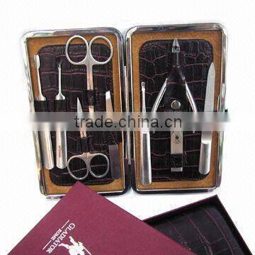 Mini manicure and pedicure set ST612-2