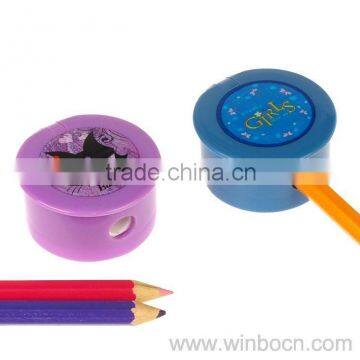 Plastic pencil sharpener with single hole