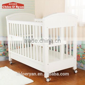 2016 wholesale baby furniture solid new zealand pine multi-functional baby crib with wheels