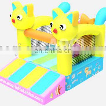 2015 new design great attraction hot seller good guality kitty inflatable bouncer