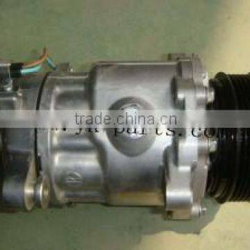 High quality Auto AC Compressor for V. W ( 6V12 )