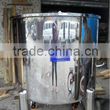 Vertical water/chemicals storage tanks for stainless steel