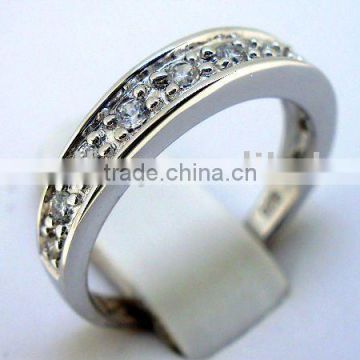 QCR109 silver simple CZ finger ring from guangzhou,purity&quality ensure rhodium plated silver ring