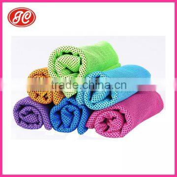 Professional China manufacturer Custom logo and size sport cooling towel