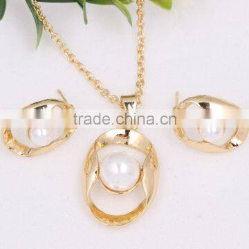 Noble Fashion Wedding Lady Jewellry Gold Faux Pearl Necklace Stud Earrings Jewelry Set