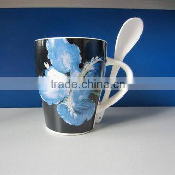 11oz Ceramic mug with spoon in handle