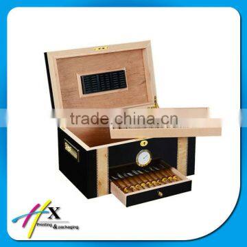 50 cigar humidor wooden box with key lock and glossy lamination