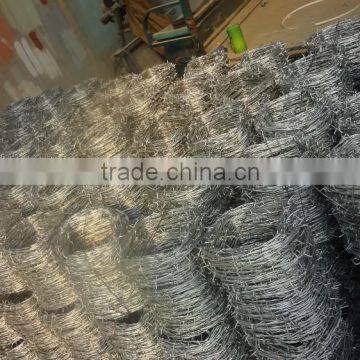 High Quality and Cheap 12 Gauge Pvc Coated Barbed Wire photo-4