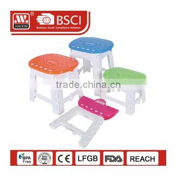 Hotsales traveling products Customized color plasitc oval travel portable folding stool/chair