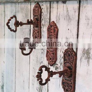 CAST IRON SKELETON KEY HOOKS SET 3