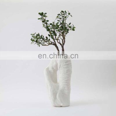 2021 New Fashion  Modern Nordic Designed White Matte Ceramic Porcelain Flower Vase for Home Decor