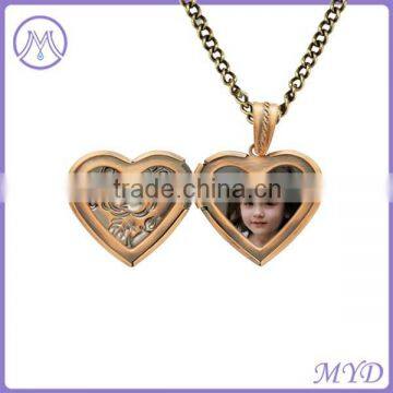 Vintage Style Floating Picture Frame Open Locket Pendant