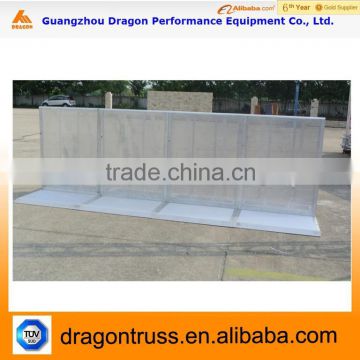 aluminum crowd control barrier with footboard