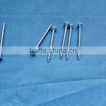 Coarse thread grey phosphate drywall screw