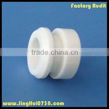 Alumina ceramic insulator