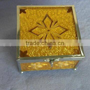 Customized wholesale Luxury golden box for jewelry mini music box for gift