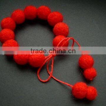 2017 new products alibaba website china supplier wedding promotional gift item felt fabirc charm bead landing bracelet design