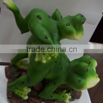 resin animal with frog pot