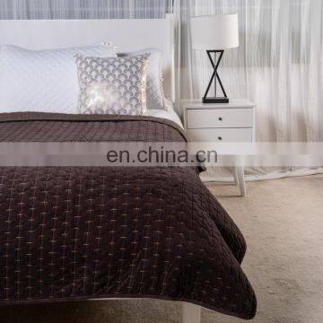 King Size Quilt Soft, Lightweight, Reversible and Hypoallergenic Bedding Wholesale photo-2