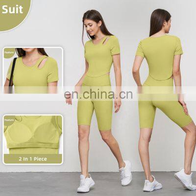 Hollow Shoulder Short Sleeve Sports Shirts With Fixed Cups Custom U Hem Fitness Yoga Wear Tops