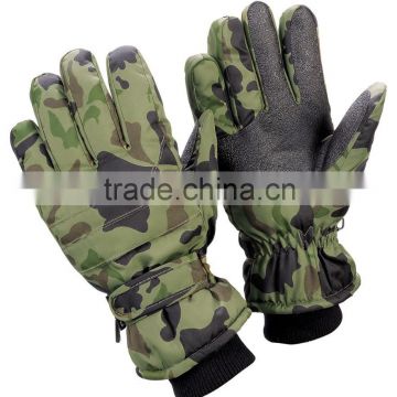 ski gloves; camouflage ski gloves; thinsulate ski gloves