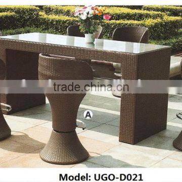 UGO Unique Rattan Bar Table & Chairs Brwon Color