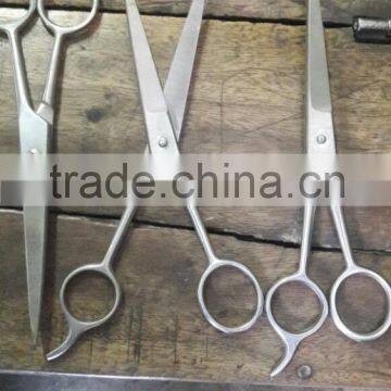 barber cutting scissor