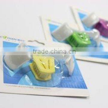 Low Price Disposable Dental Product Cheek Retractor photo-5