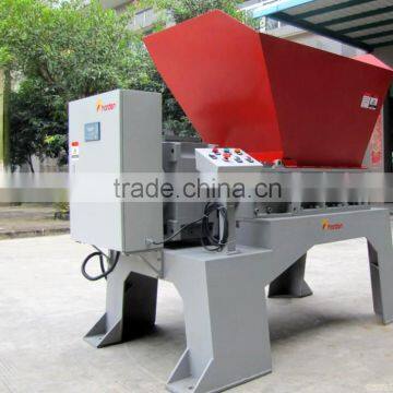 Double shaft chipper shredder