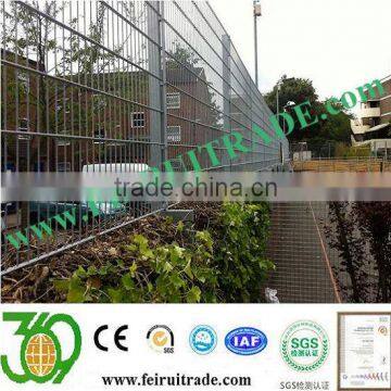 Twin wire mesh fencing with Full length clamp strip 40mm x 5mm