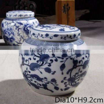 Chinese traditional blue and white porcelain cheap urn