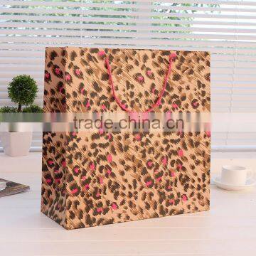 gift bag Simple green cartoon picture candy gift bags,shopping gift paper bag