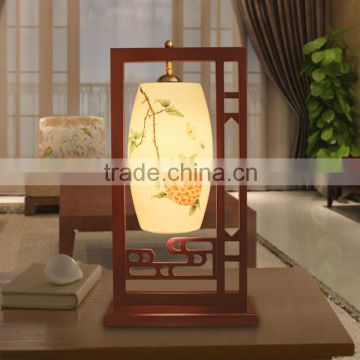 Wood frame handmade ceramic home decorative table lamp made in China