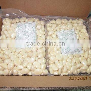 Vacuum packed peeled garlic for UK