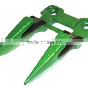 MTZ Tractor spare parts casting harvester blade guard P230.21.000