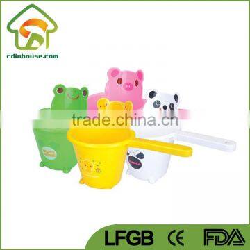 Cartoon Animal Shaped Plastic Water Scoop