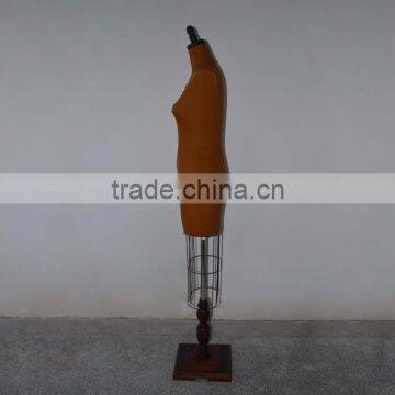 Dilapidated Upper Body Retro Woman Mannequin Display photo-3