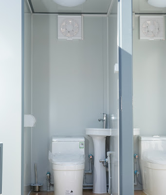 XH Factory Wholesale Prefab Container Shower Outdoor Mobile Bathroom Portable Toilet Shower Room photo-3