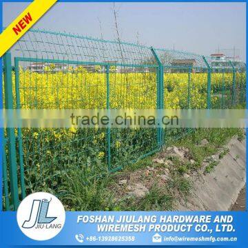 counter bending for protecting temporary wire mesh fence