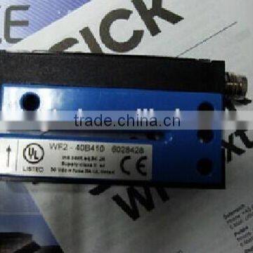 WF2-40B410 label sensor, PNP / NPN Groove type sensor new