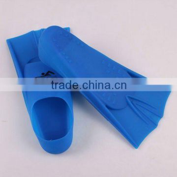 2012 wholesale fashion sport swimming with 100% eco-friendly silicone rubber shoes with custom design