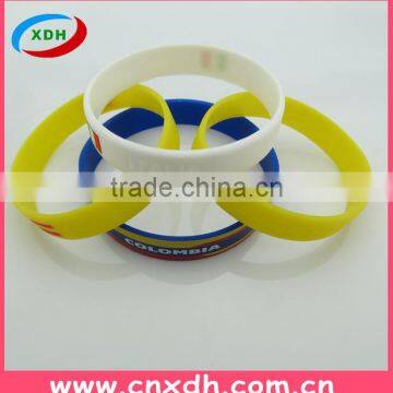 2016 Hot Fashion Custom Colorfull Silicone Twist Bracelet For Gift photo-2