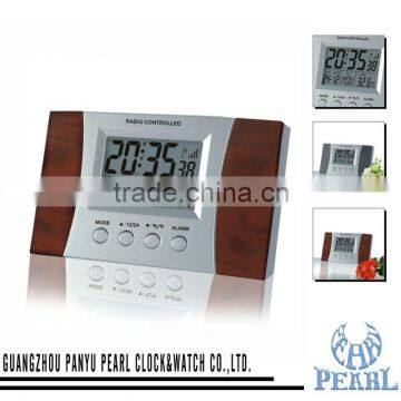 Pearl Radio Controlled Desk Clock PR016