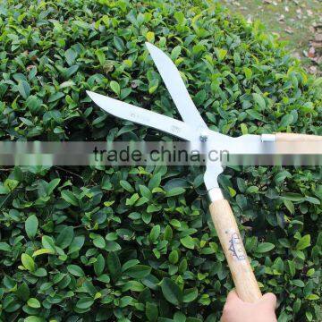 Wide Blade Wooden Handle Garden Shear