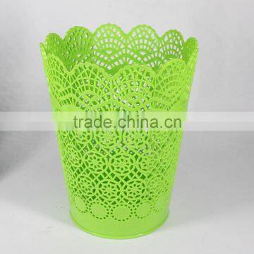 Plastic Round Hollow Out Garbage Can photo-2