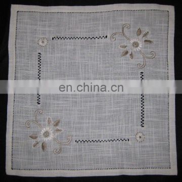 napkins with embroidery and hemstitch in polylinen material