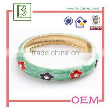 Female Charming Crystal Bangle Bracelet